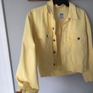 yellow jean jacket💛💛